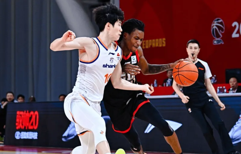 CBA常规赛：史密斯38分&amp;amp;贺希宁25分，深圳终结上海九连胜