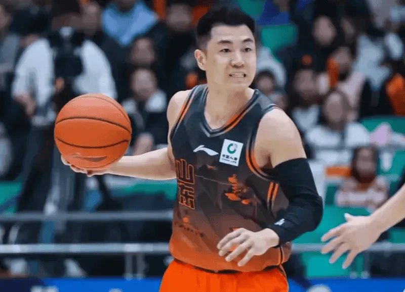 开云体育服务-今晚广厦vs山东大名单：朱俊龙、胡金秋出战，高诗岩在列